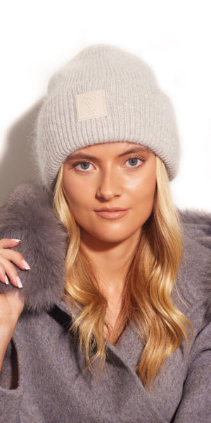 LUXY ASPEN Beanie in Grey